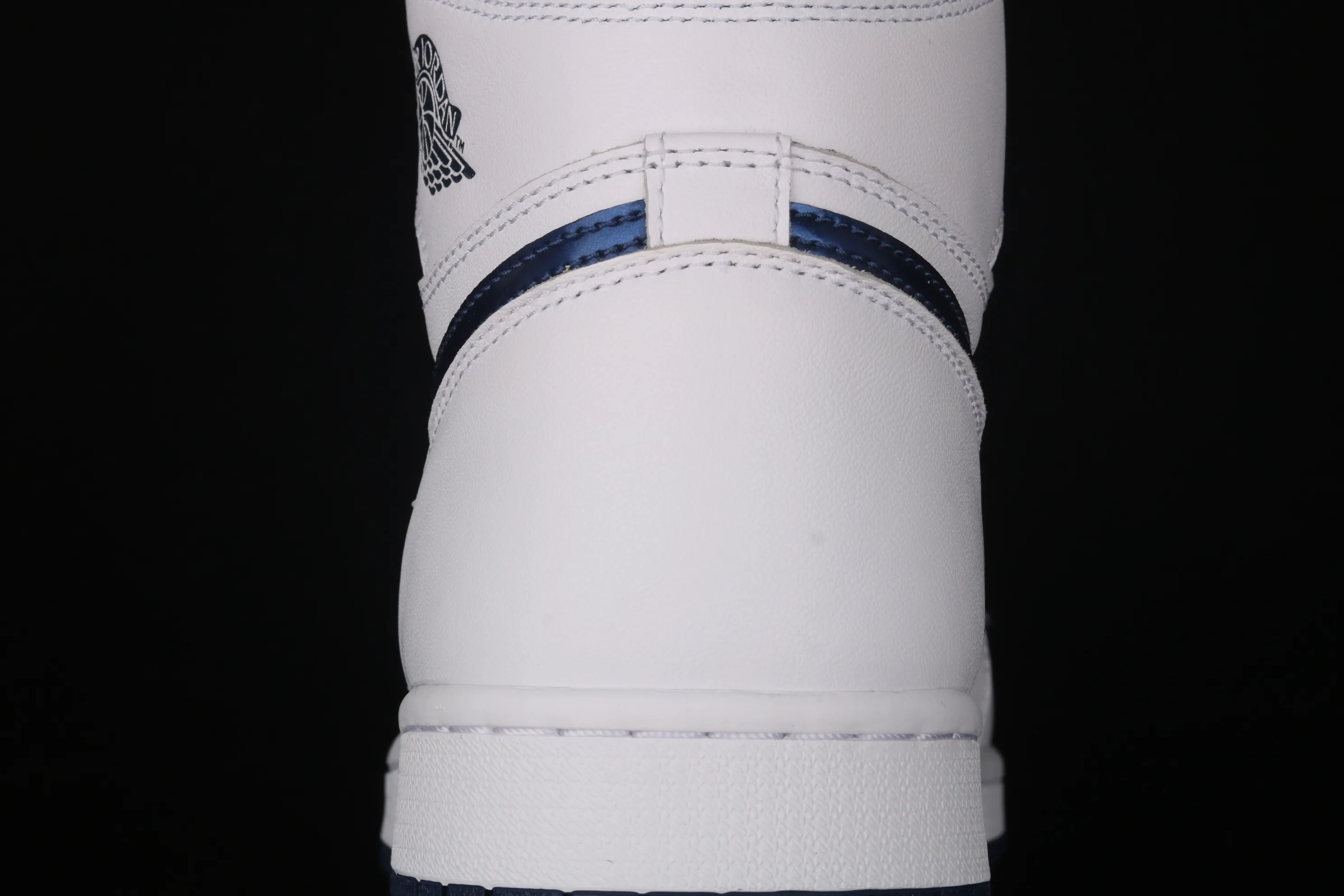All categories Air Jordan Jordan series basketball shoes Air Jordan 1 High Air Jordan 1 Retro Metallic Navy AJ1 Joe 1 Navy Blue 555088-106